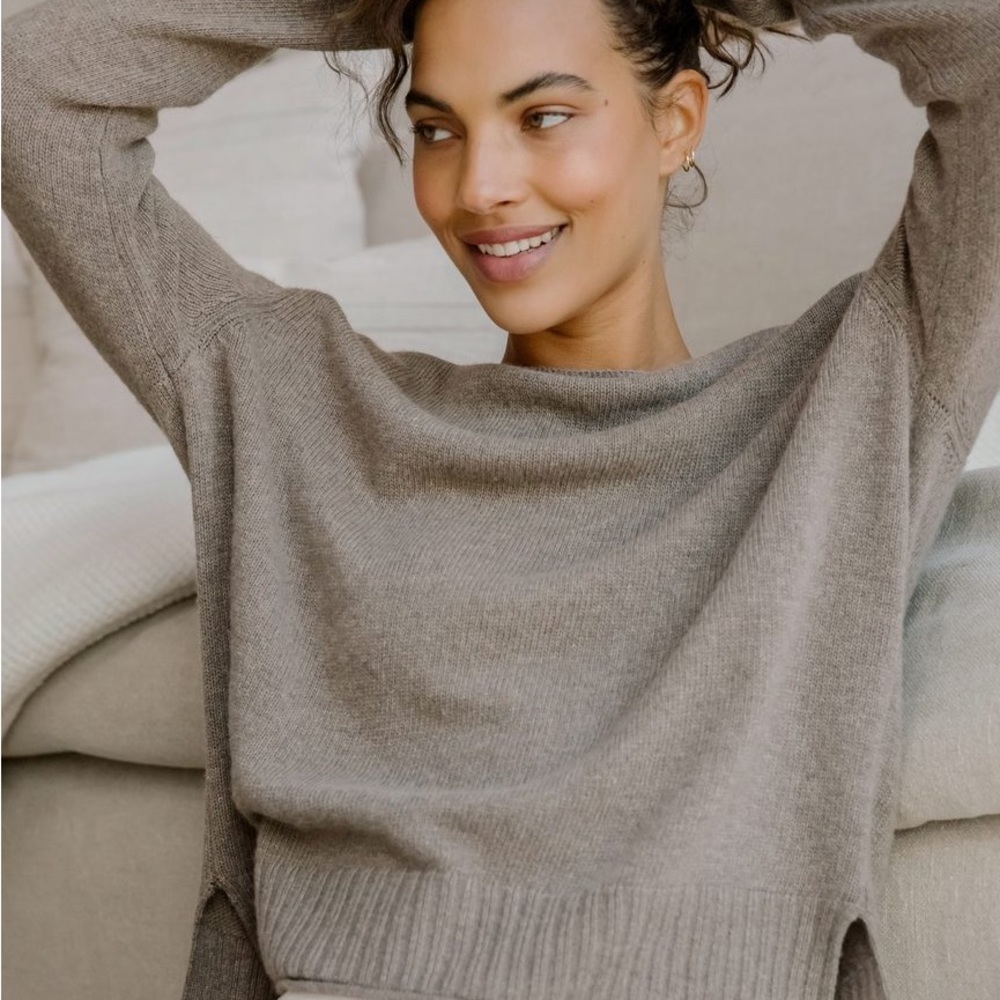 Jenni Kayne everyday sweater in Taupe